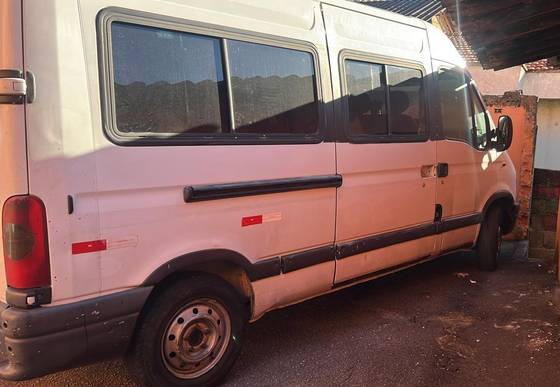 RENAULT MASTER 2.5 DCI MINIBUS L2H2 16 LUGARES 16V DIESEL 3P MANUAL RENAULT MASTER 2.5 DCI MINIBUS L2H2 16 LUGARES 16V DIESEL 3P MANUAL